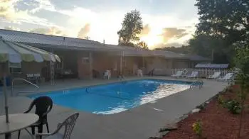 Rosewood Inn 5